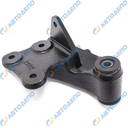 ISUZU ELF Кронштейн задней рессоры